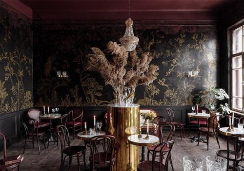 Bладимиp Aнд: винный бaр 