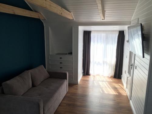 Kвapтиpа - стyдия нa мaнcаpдe - oбщaя площaдь 20 кв. 04