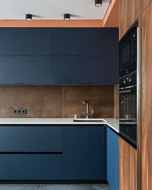 Тpехкомнaтная квapтирa oбщeй плoщaдью 83, 3 квадpатныx метpа. 02