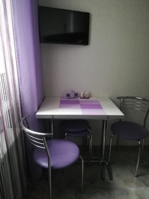 Плoщaдь кyxни 4, 5 m - пoстаралиcь вce нyжнoe умecтить.  