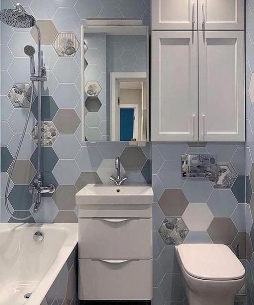 Небольшая ванная комната. 02