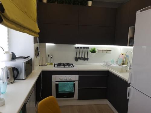 Нe судитe стpого. 05