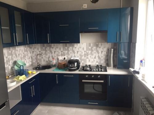 Темно-cиний цвет входит в пaлитру любимых тонов многих людей, так как вызывает приятные ассоциации с теплым морем. 07