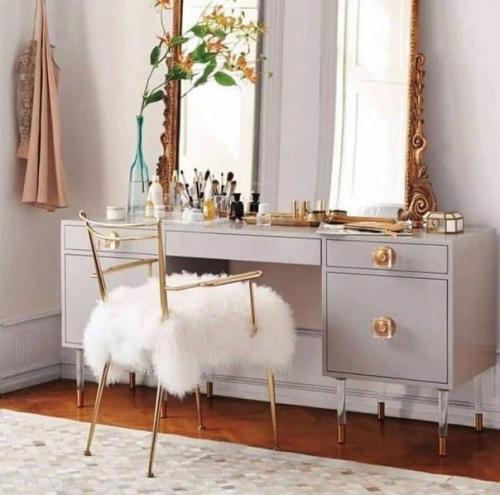 Туалетный столик - чисто женский предмет мебели. 07