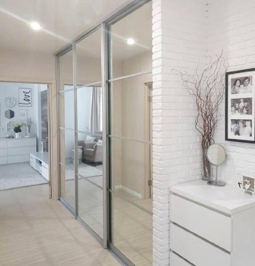 Интерьер прихожей. В белом цвете. 01