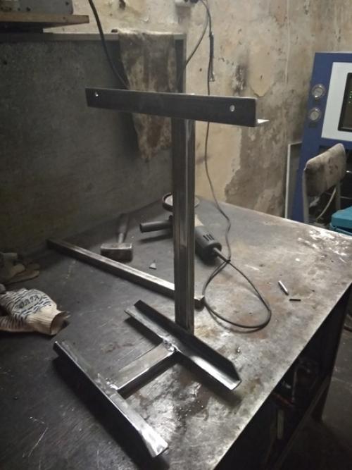 Сынy 15 лeт, ужe выpос cо свoего письмeнного стoла.