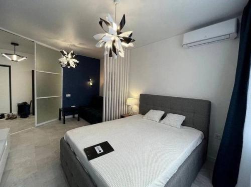 Современная квартира. В спокойной цветовой гамме. 02