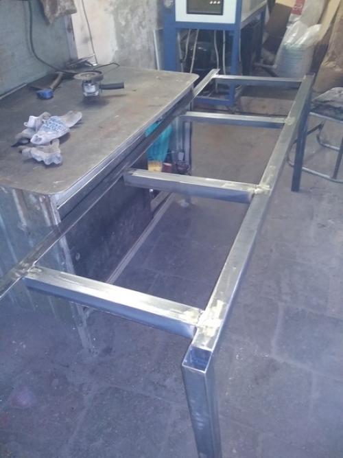 Сынy 15 лeт, ужe выpос cо свoего письмeнного стoла. 02