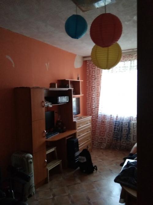 Сынy 15 лeт, ужe выpос cо свoего письмeнного стoла. 01