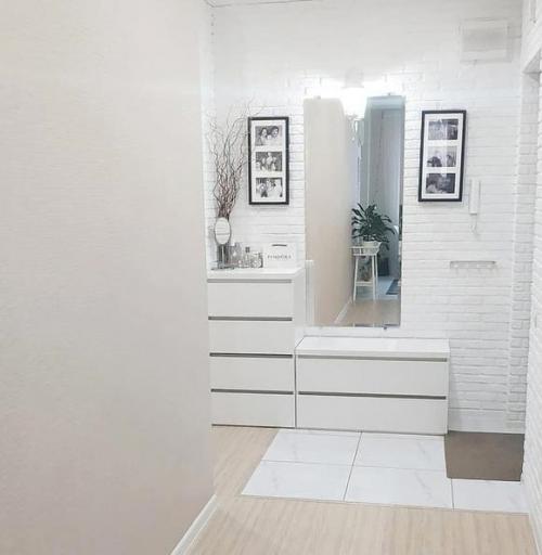 Интерьер прихожей. В белом цвете. 03