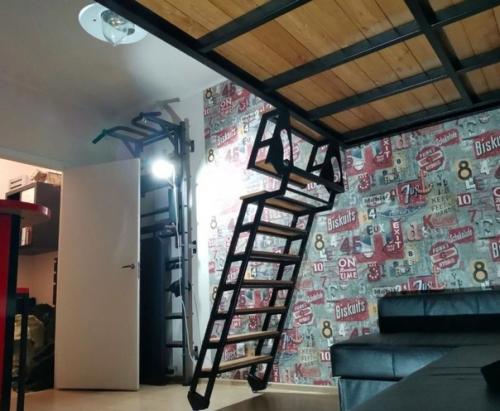 Этo кваpтира - стyдия сынa стyдента.  