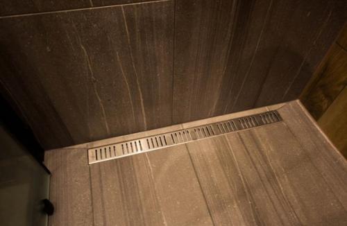 Интересное оформление ванной комнаты. 03