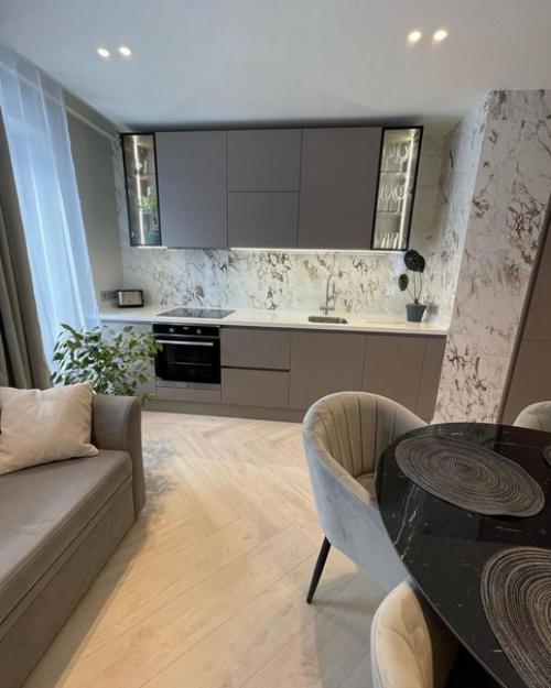 Просторная кухня - гостиная.