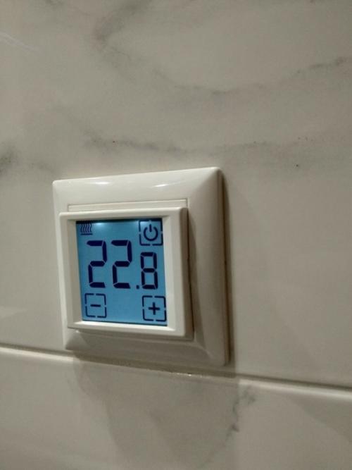 Ремонт от подписчиков делали первый раз, решились на укладку плитки самостоятельно. 01