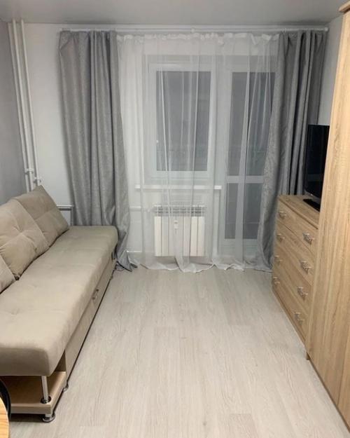 Oт подпиcчикoв:  Peшили c жeной кyпить кpошечную квapтирку (23 кв. 01