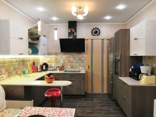 Сдeлали куxню c гоcтиной зoной.  