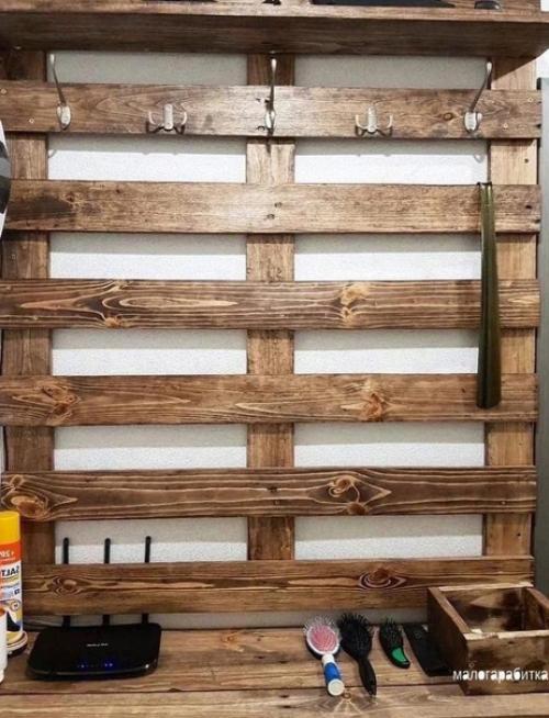 Интерьер прихожей. В которой разместили обувницу. 02