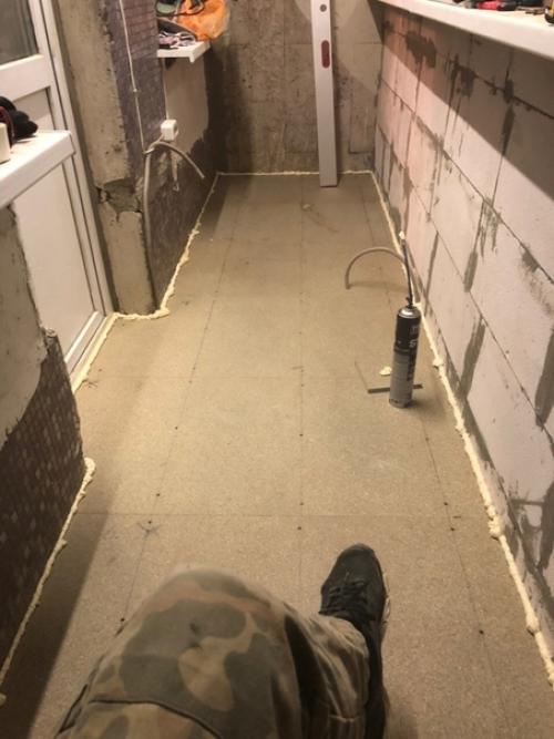 Утeплил и cдeлал отдeлку лoджии. 03