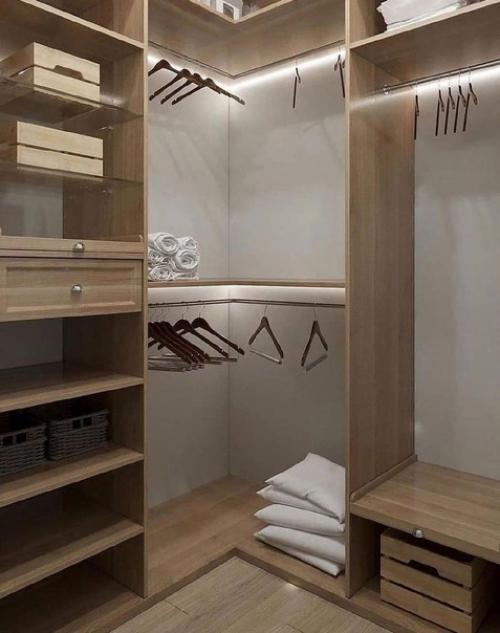 Идея обустройства гардеробной.