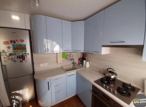 Небольшая кухня. В нежном, голубом цвете. 03