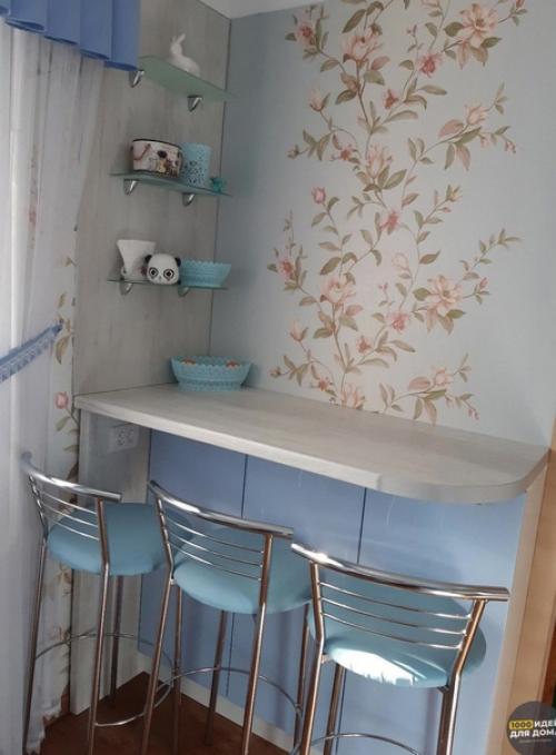 Небольшая кухня. В нежном, голубом цвете. 01