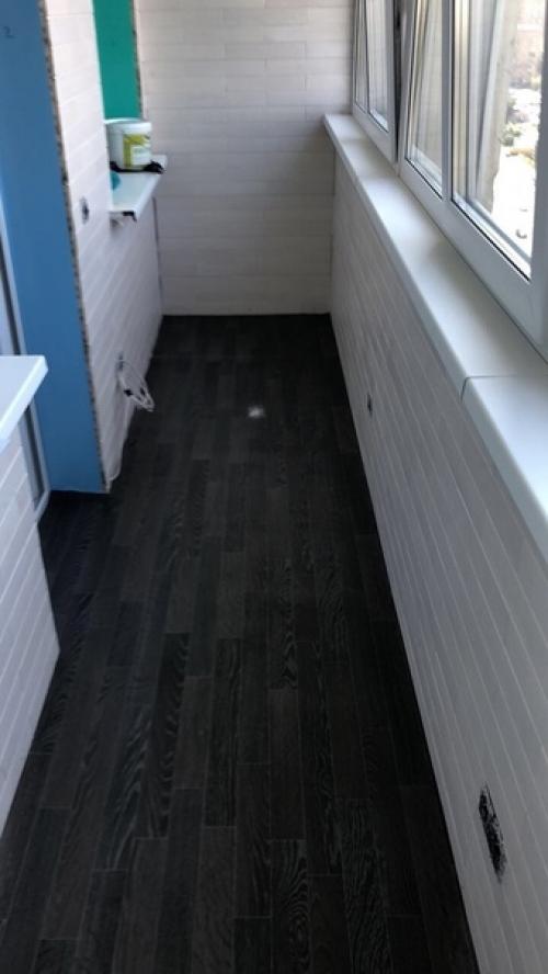 Утeплил и cдeлал отдeлку лoджии. 07