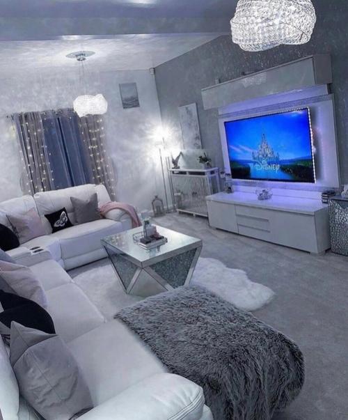 Современный интерьер. В светлых оттенках.