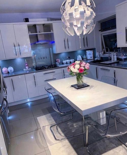 Современный интерьер. В светлых оттенках. 01