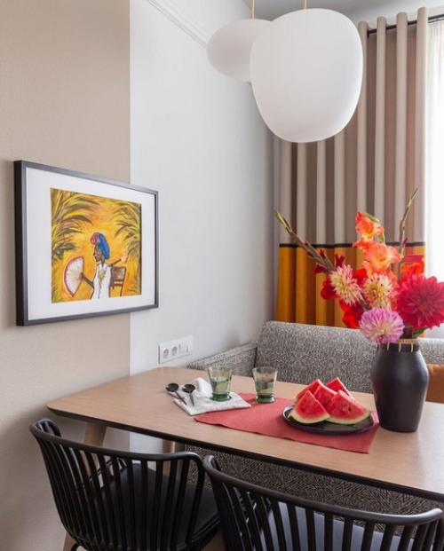 Современный интерьер. С интересными деталями.