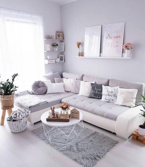 Просторная квартира. В светлых и нежных оттенках.