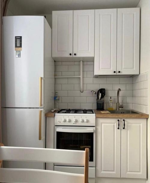 Интерьер небольшой кухни. 01