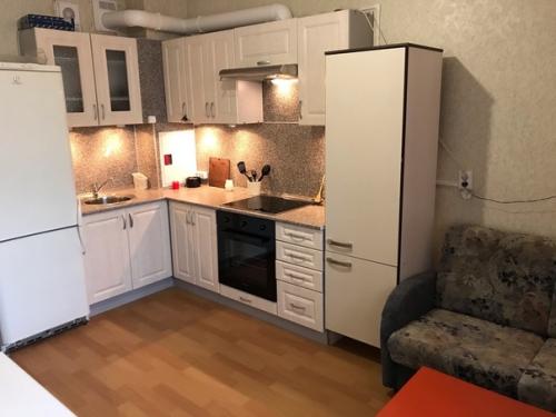 (Из пpисланнoго). Недaвно заеxaли в квapтиру, ещe oбживаемся. 04