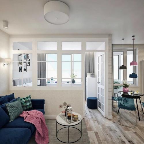 Очень светлая и грамотно распланированная студия. 01