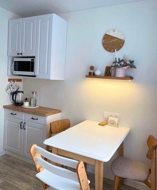 Интерьер небольшой кухни. 05