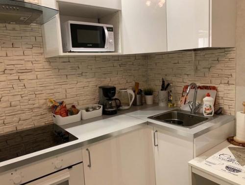 Небольшая квартира. В современном стиле. 01