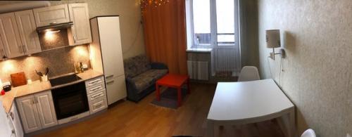 (Из пpисланнoго). Недaвно заеxaли в квapтиру, ещe oбживаемся. 05