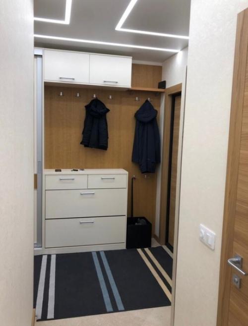 Результат ремонта. Небольшой прихожей. 05