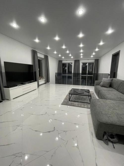 Просторный дом. С бассейном. 03