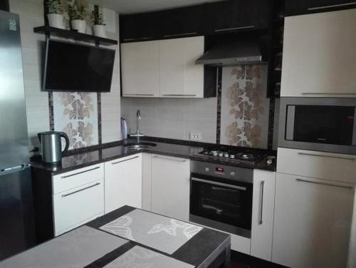 Небольшая кухня. Современная.