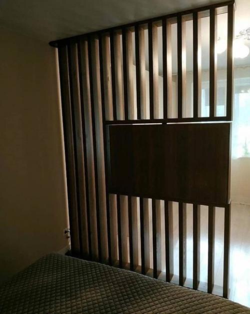 Интересная идея. Для комнаты с разделением на зоны. 02