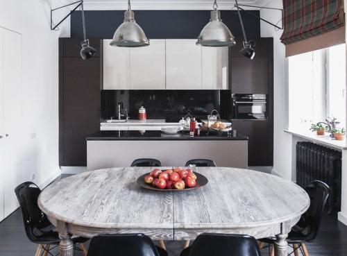 Очень классный и уютный проект, не смотря на то, что использованы темные цвета. 03