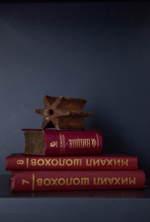 Очень классный и уютный проект, не смотря на то, что использованы темные цвета. 05