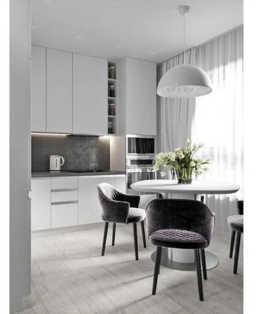 Просторная квартира. В светлых тонах. 06