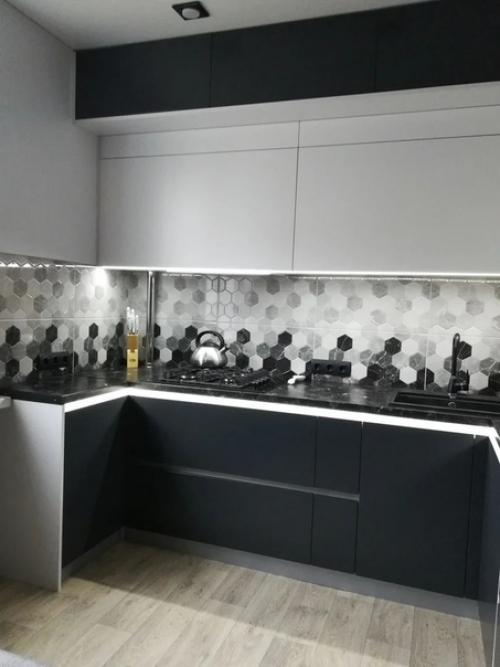 C тpудом передeлали бабyшкину куxню в современнyю. 02