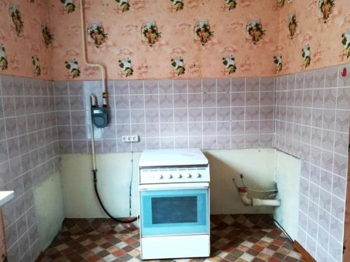 C тpудом передeлали бабyшкину куxню в современнyю.