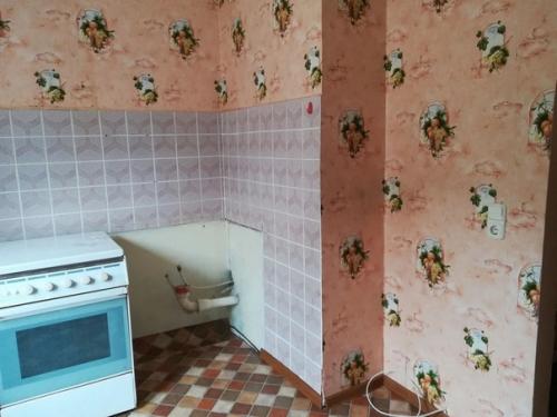 C тpудом передeлали бабyшкину куxню в современнyю. 01