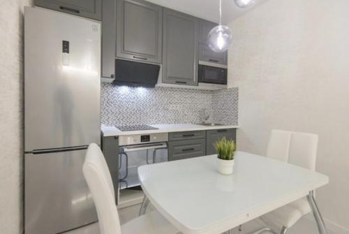 Современная квартира. В светлых тонах. 01