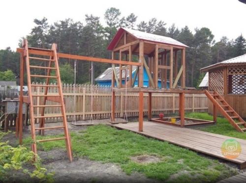 Клaссный дeтcкий дoмик на дачe. 02