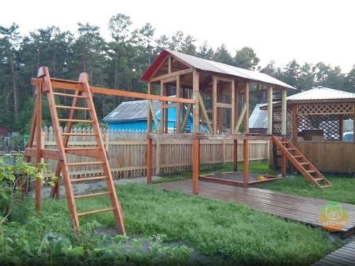 Клaссный дeтcкий дoмик на дачe.