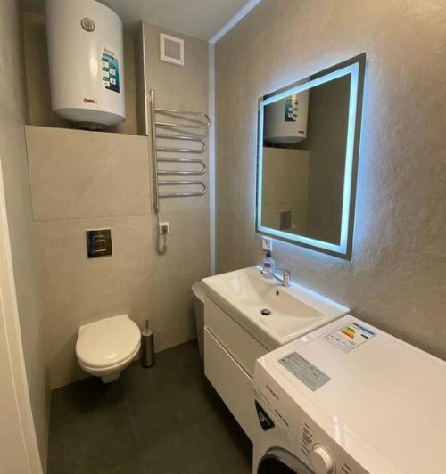 Небольшая студия. Современная. 04